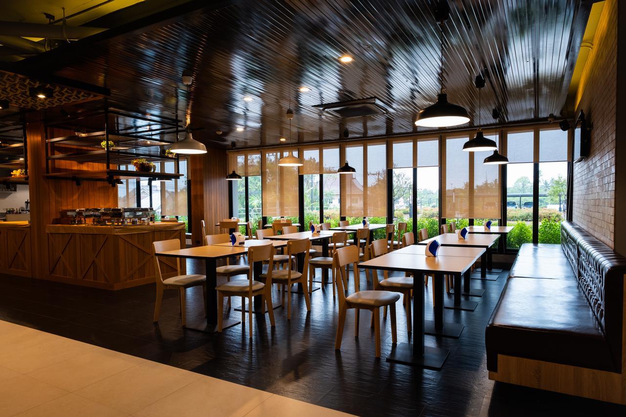 S.22素叻他尼酒店 外观 照片